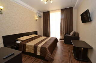 Гостиница Олимп Витязево Двухместный номер с 1 кроватью или 2 отдельными кроватями и балконом-1